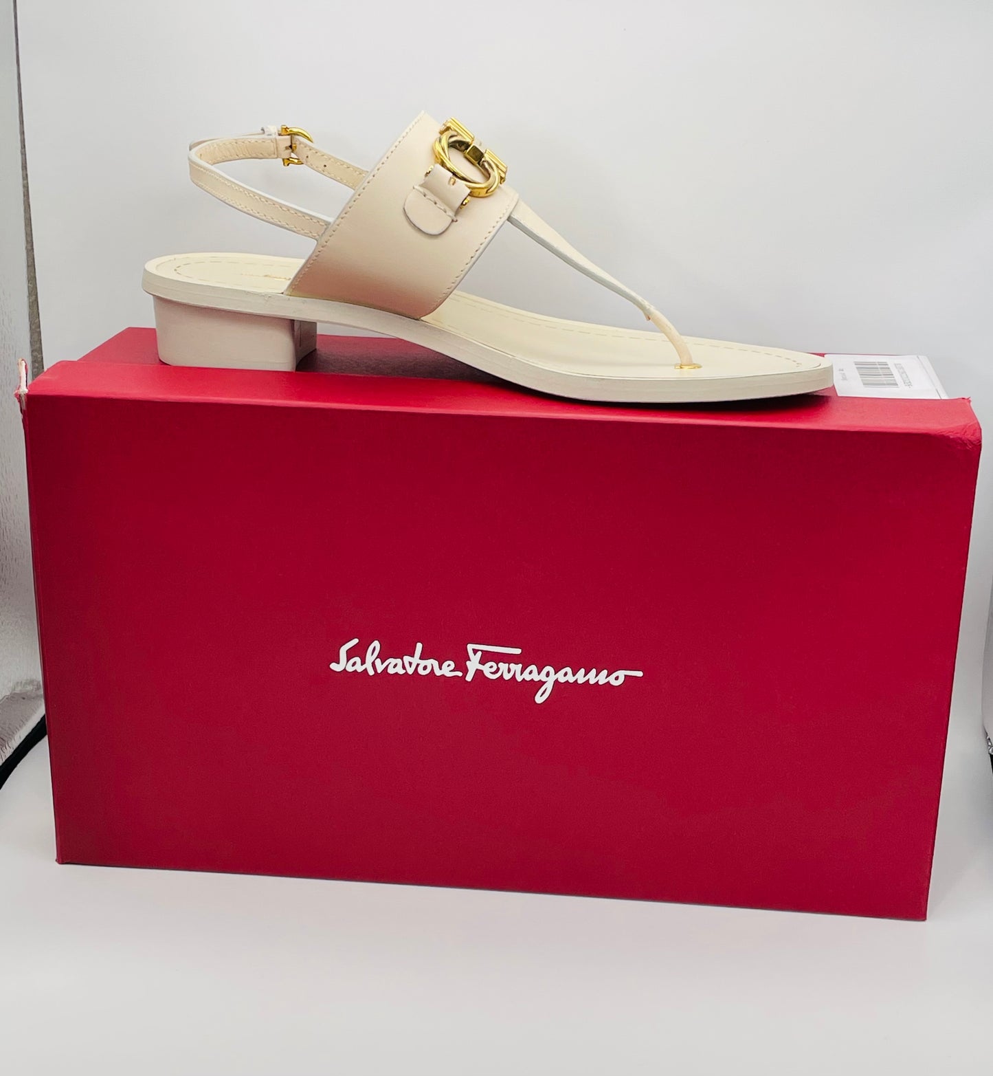 New SALVATORE FERRAGAMO Roche leather slingback sandals