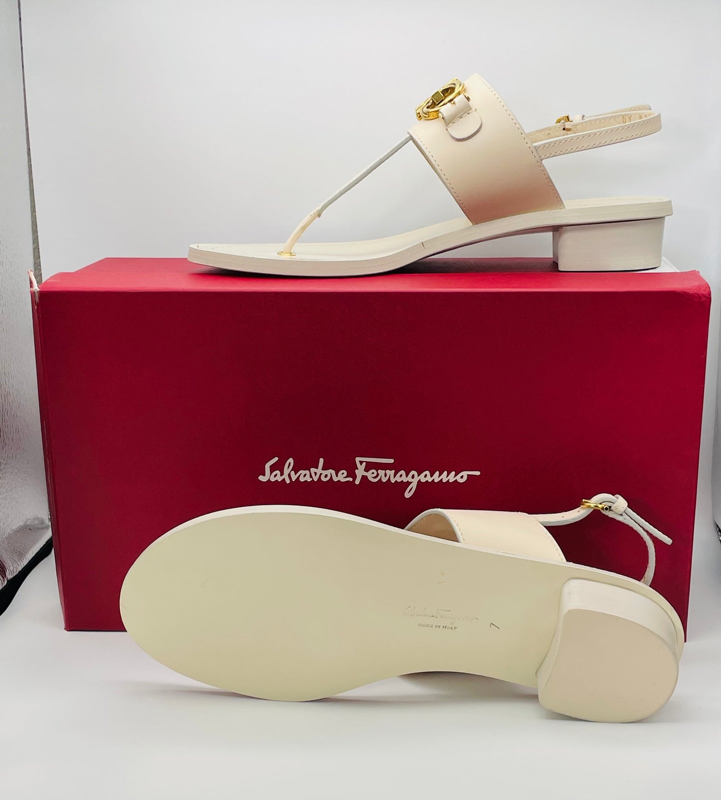 New SALVATORE FERRAGAMO Roche leather slingback sandals