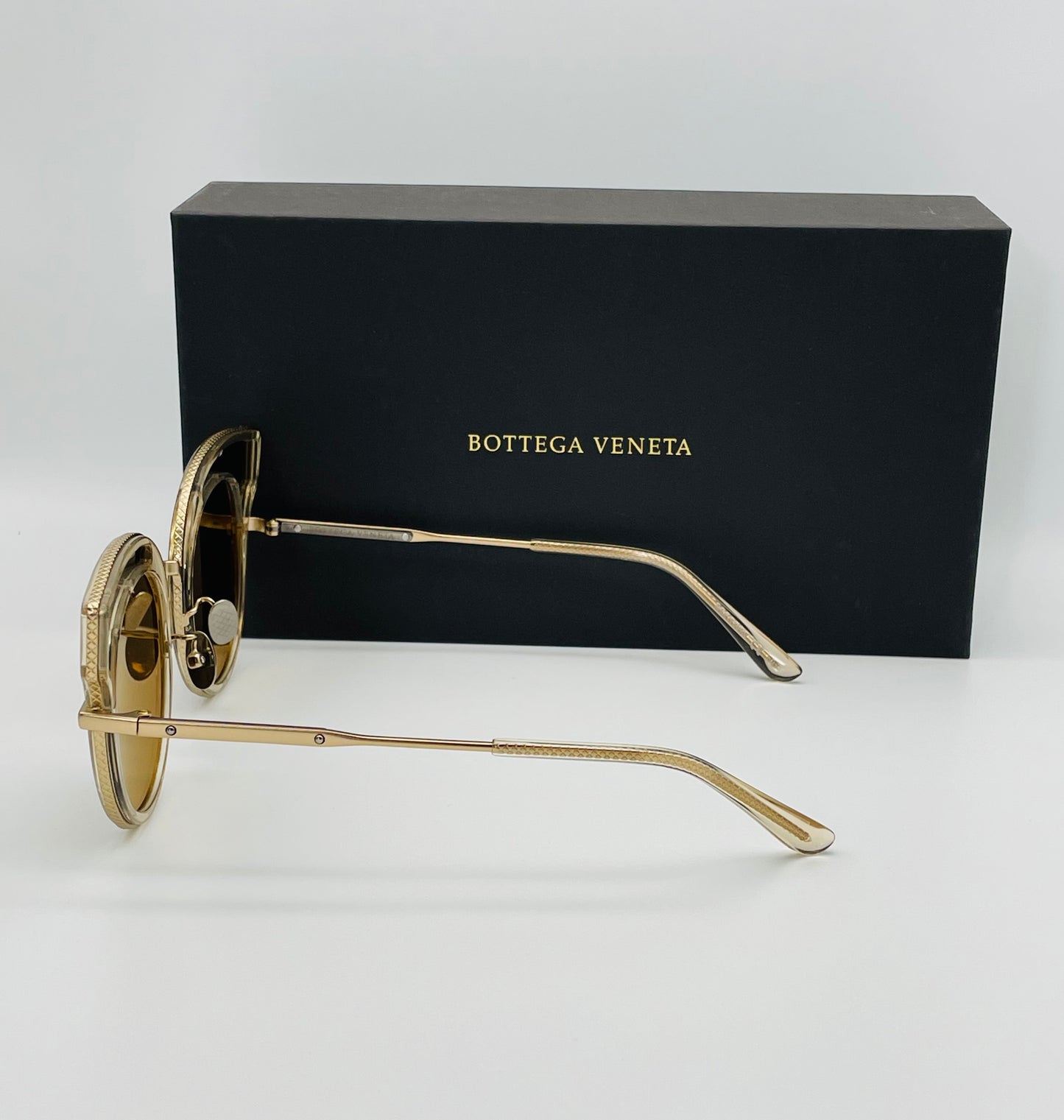 Bottega Veneta 4mm Cat Eye Sunglasses